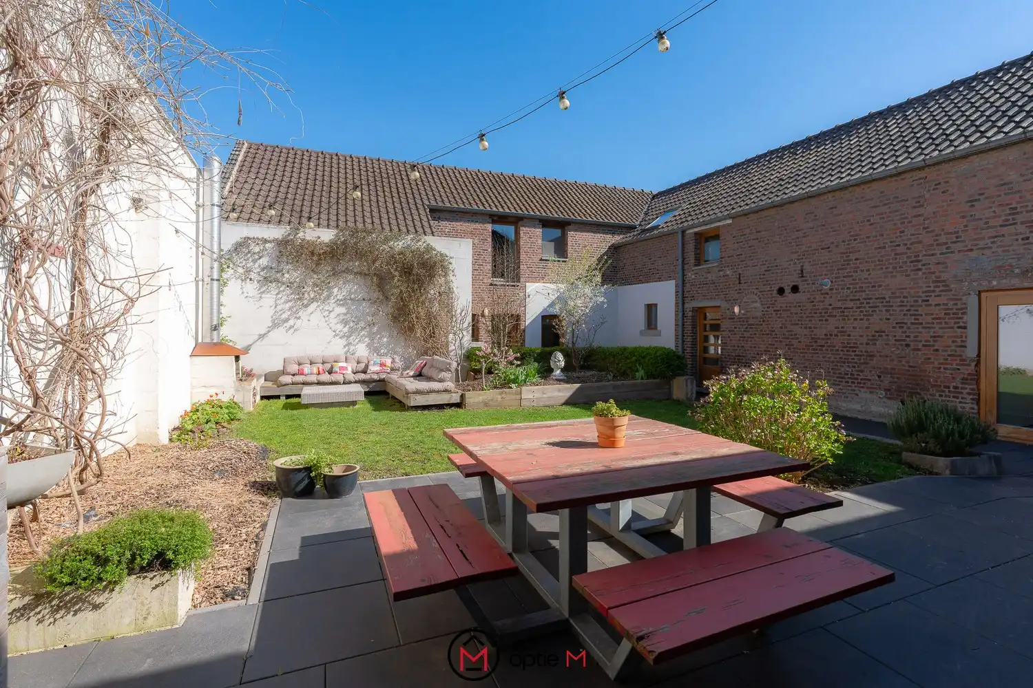 EXCLUSIEVE VIERKANTSHOEVE MET KARAKTER, RUIMTE EN UITZONDERLIJK WOONGEVOEL foto 10