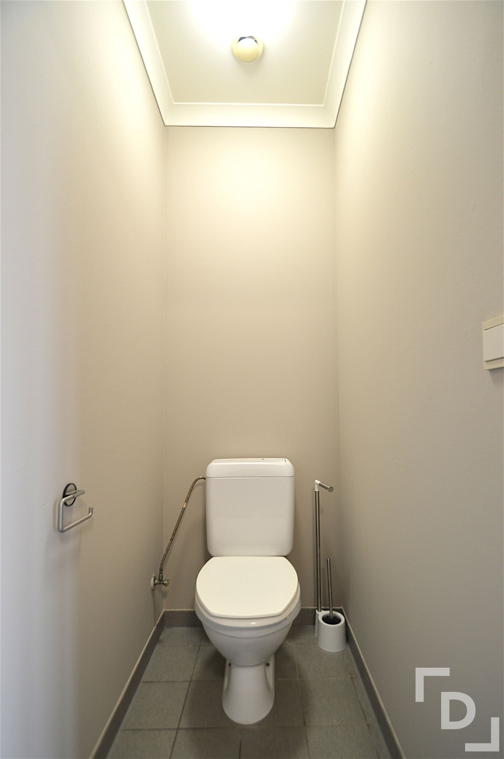 Ruim appartement te huur op centrale locatie te Ieper foto 14