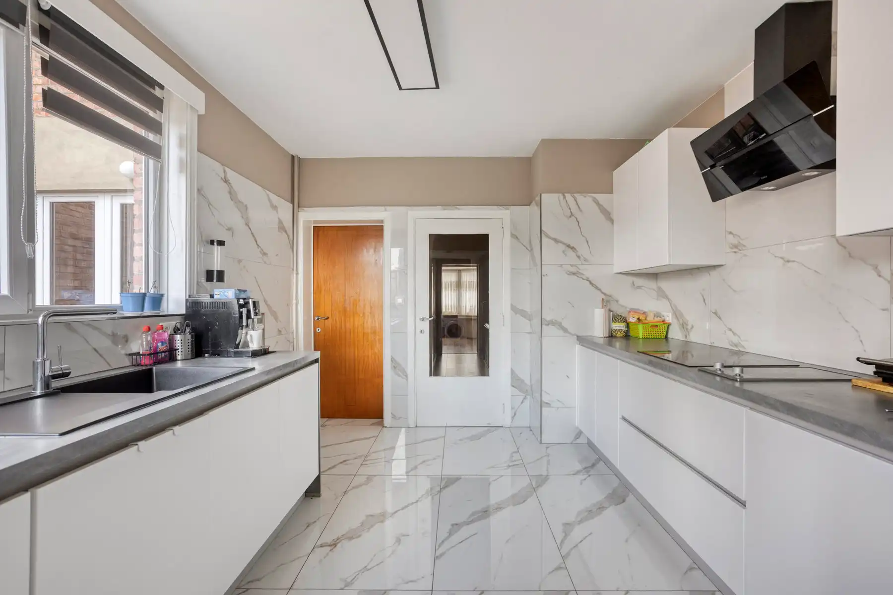 Woning met 7 slaapkamers, 2 badkamers, tuin & garage foto 9