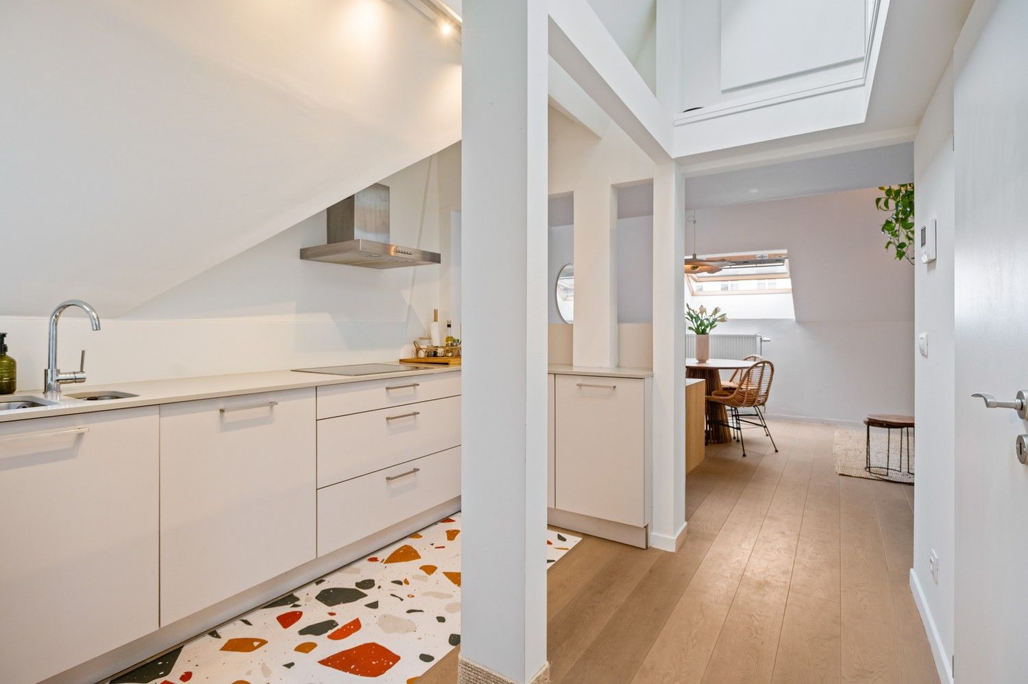 Uitzonderlijk 1-SLPK  dak appartement met een terras in historisch centrum van Antwerpen! foto 5