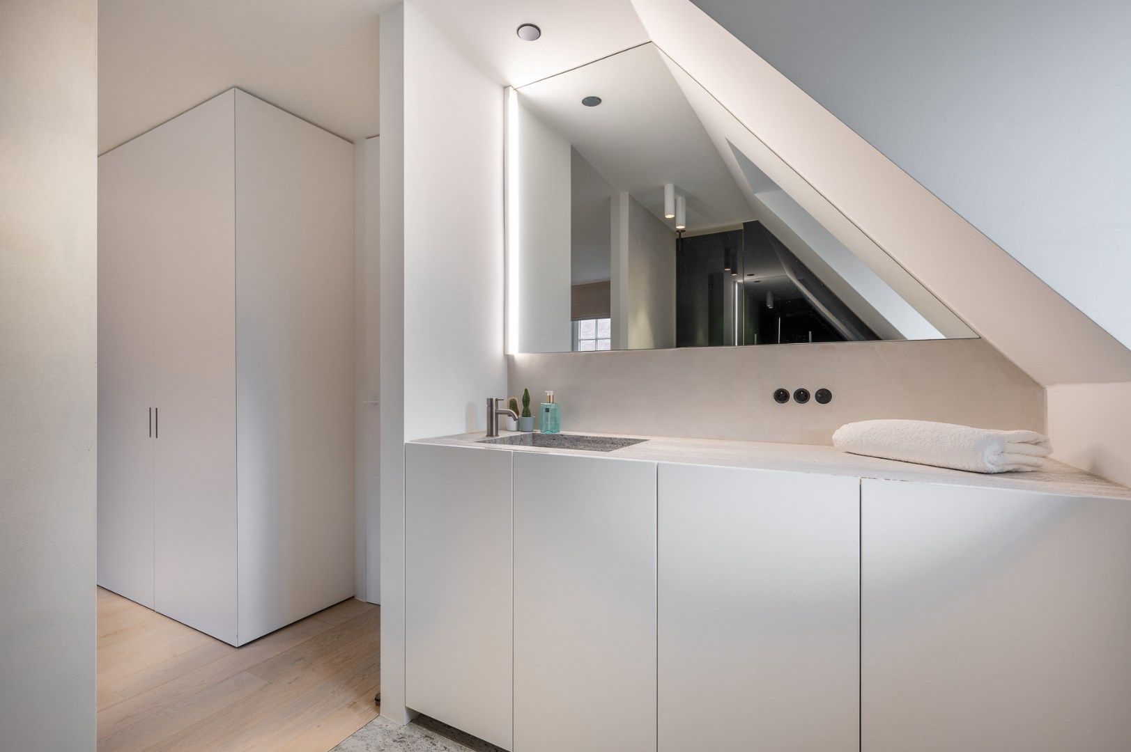 Stijlvolle en moderne koppelwoning met luxe afwerking foto 22