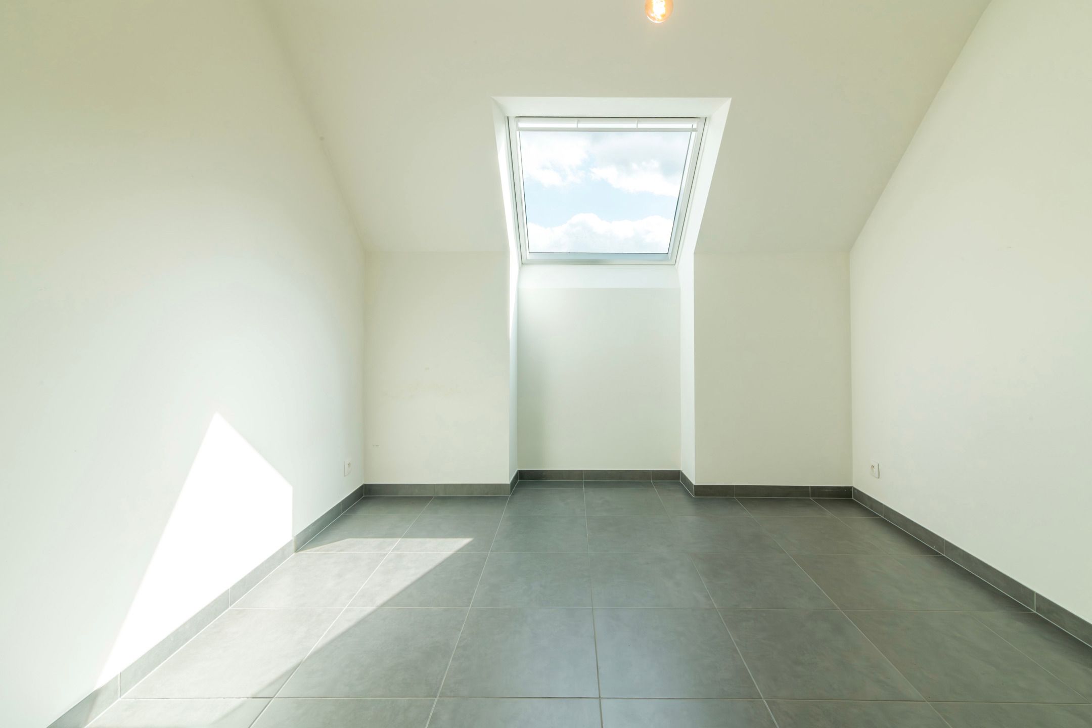 Licht en ruim duplexappartement met parking in Hasselt  foto 19