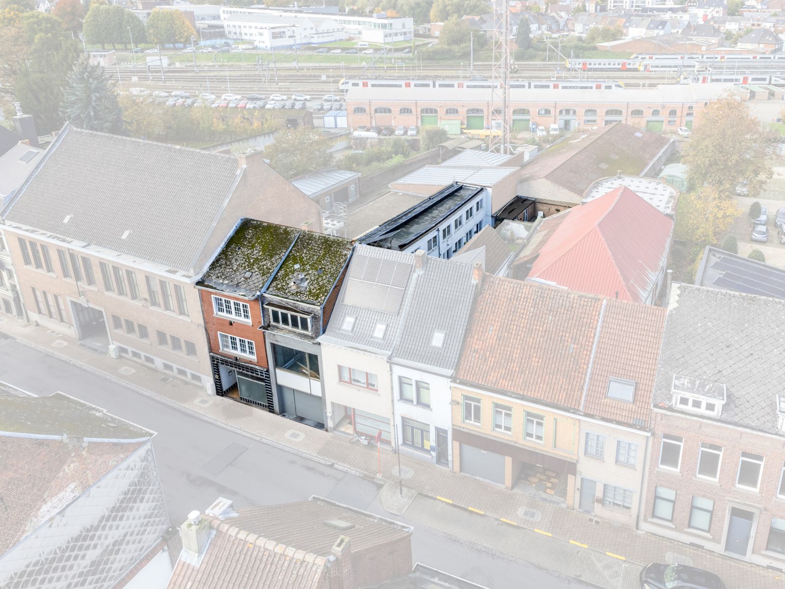 Centraal gelegen renovatieproject of projectgrond. foto {{pictureIndex}}