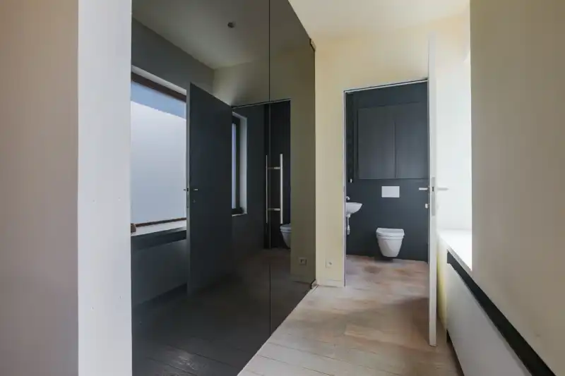 Ruime, luxueus ingerichte woning met 3 slaapkamers, grote garage (klein magazijntje), grote tuin...(energielabel D, zonnepanelen,...) foto 15