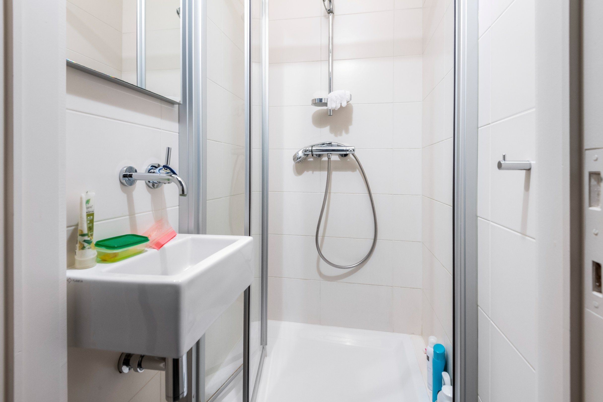 Verzorgd appartement met FRONTAAL ZEEZICHT, gelegen op de zeedijk vlakbij het Albertplein. foto 17