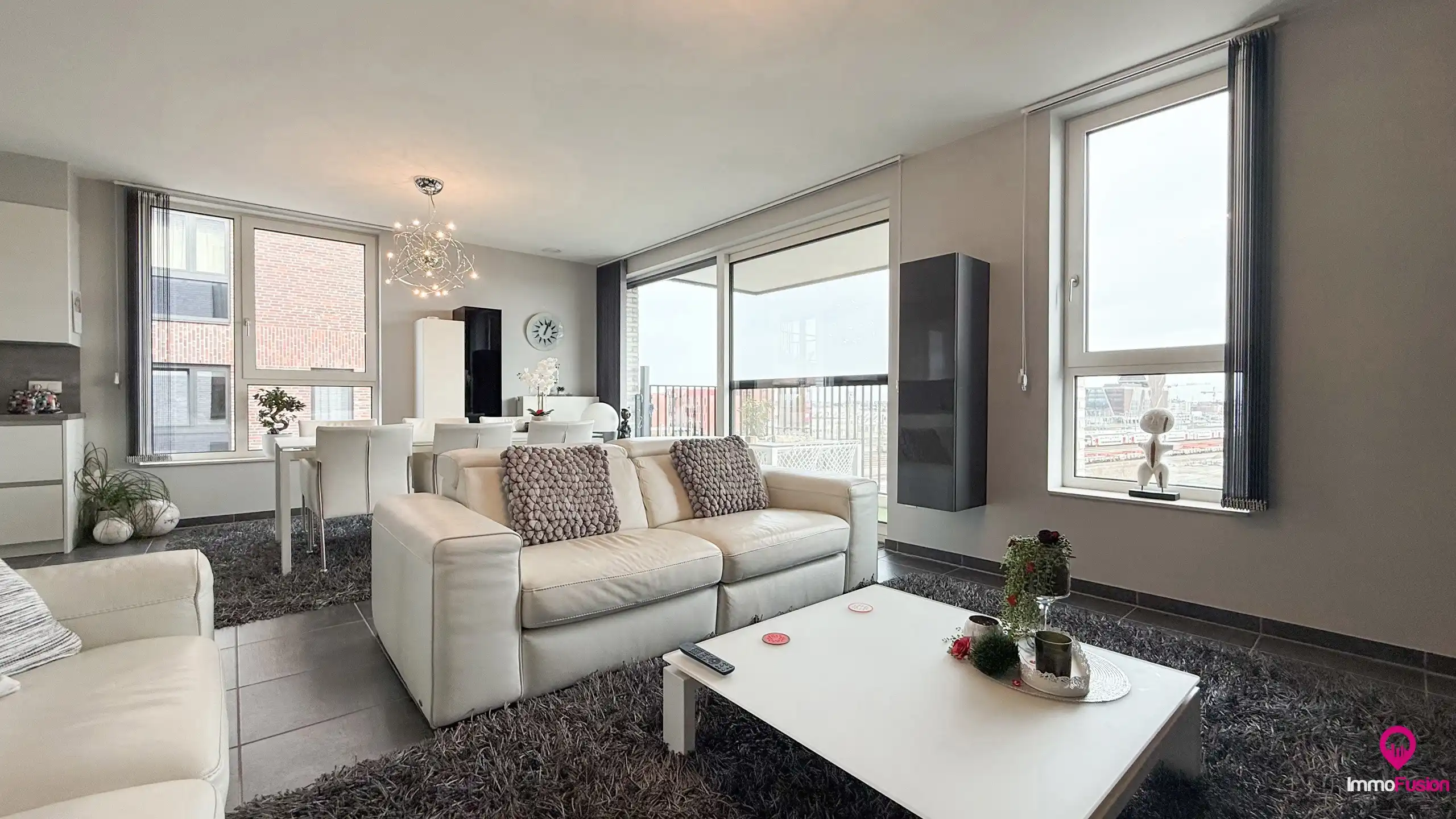 Modern appartement , bemeubeld met vrij uitzicht en parkeerplaats! foto 6