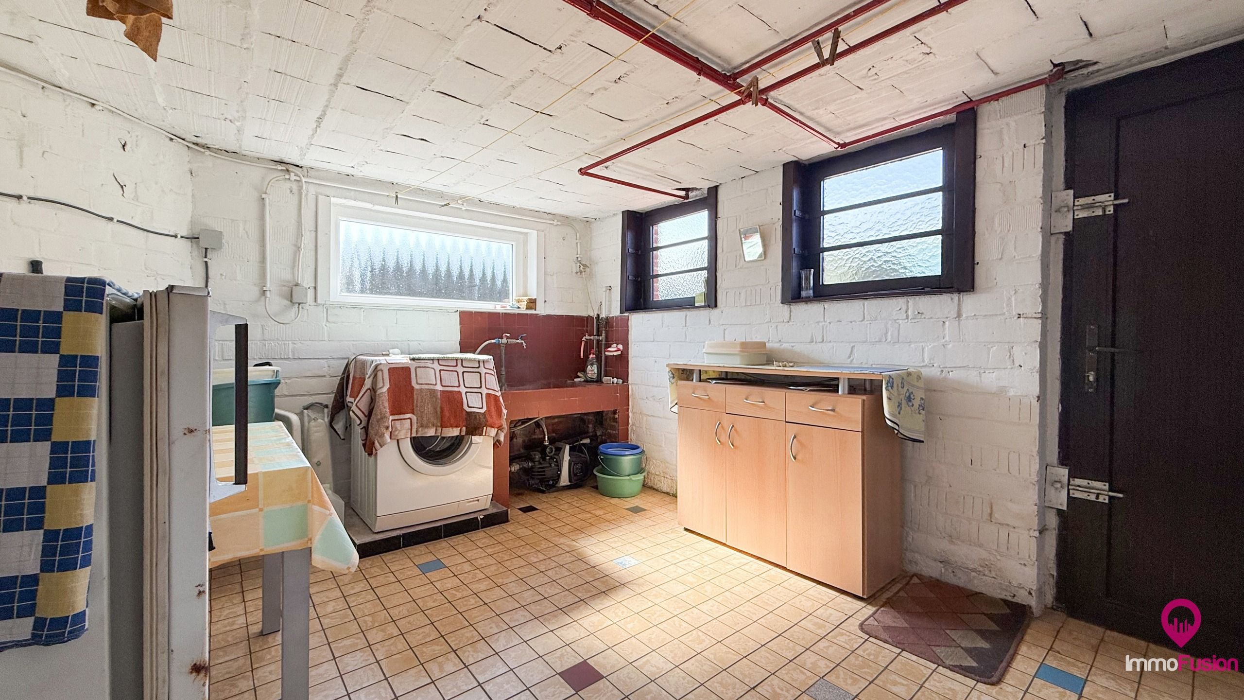 Woning met 3 slaapkamers, inpandige garage en grote tuin! foto 35
