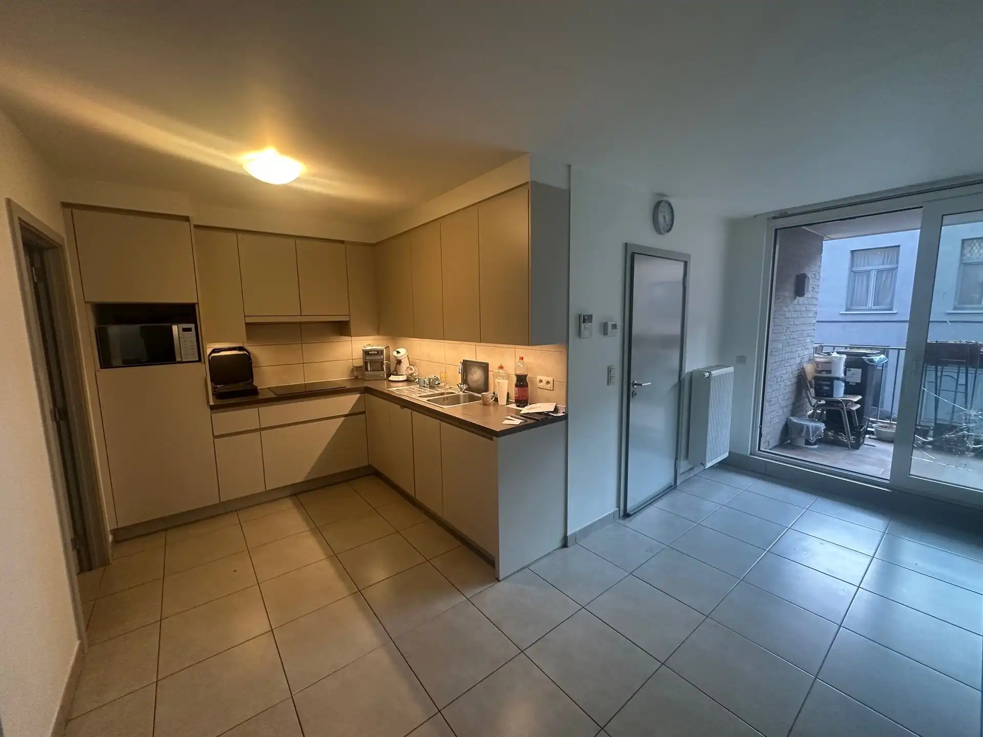 Comfortabel 2-slaapkamerappartement met terras en fietsenberging foto 2