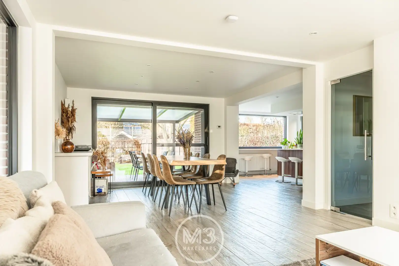 Instapklare open bebouwing met gezellige tuin in Wintam foto 4