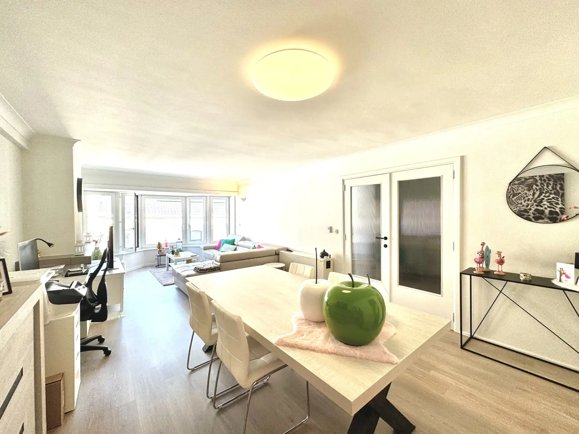 APPARTEMENT MET 3 SLAAPKAMERS & ZUIDTERRAS | 101 M² foto {{pictureIndex}}