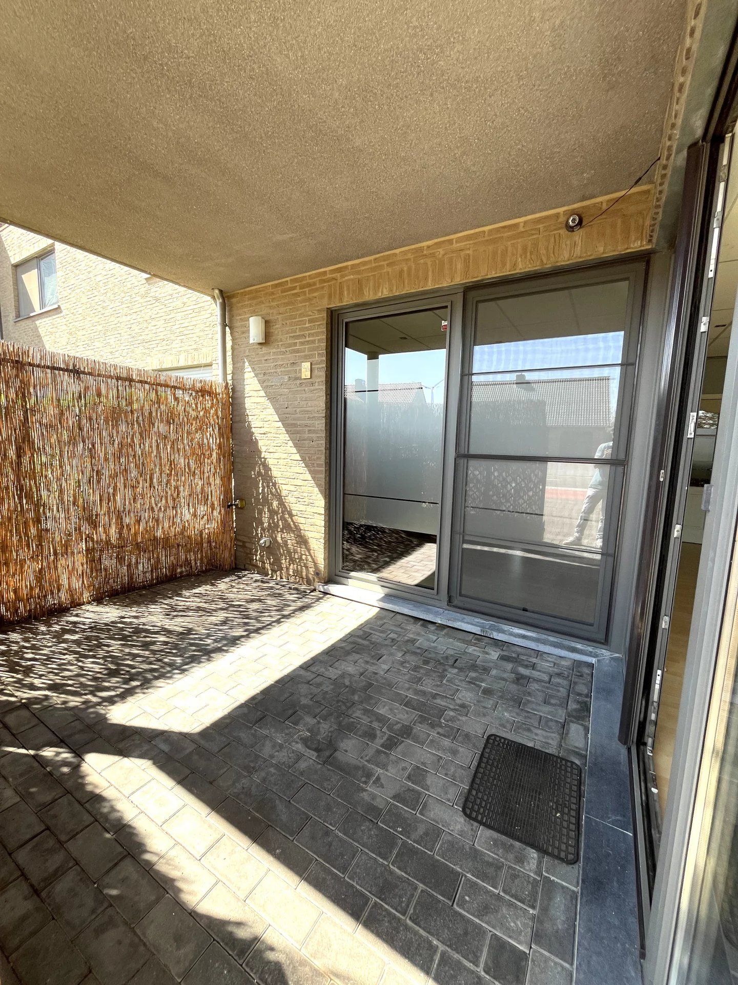 Instapklaar handelspand met aanpalend 1 slaapkamer appartement foto 23