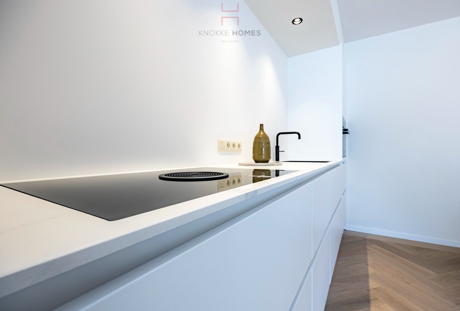 Volledig gerenoveerd, lichtrijk appartement met zijdelings zeezicht nabij het Driehoeksplein foto 8