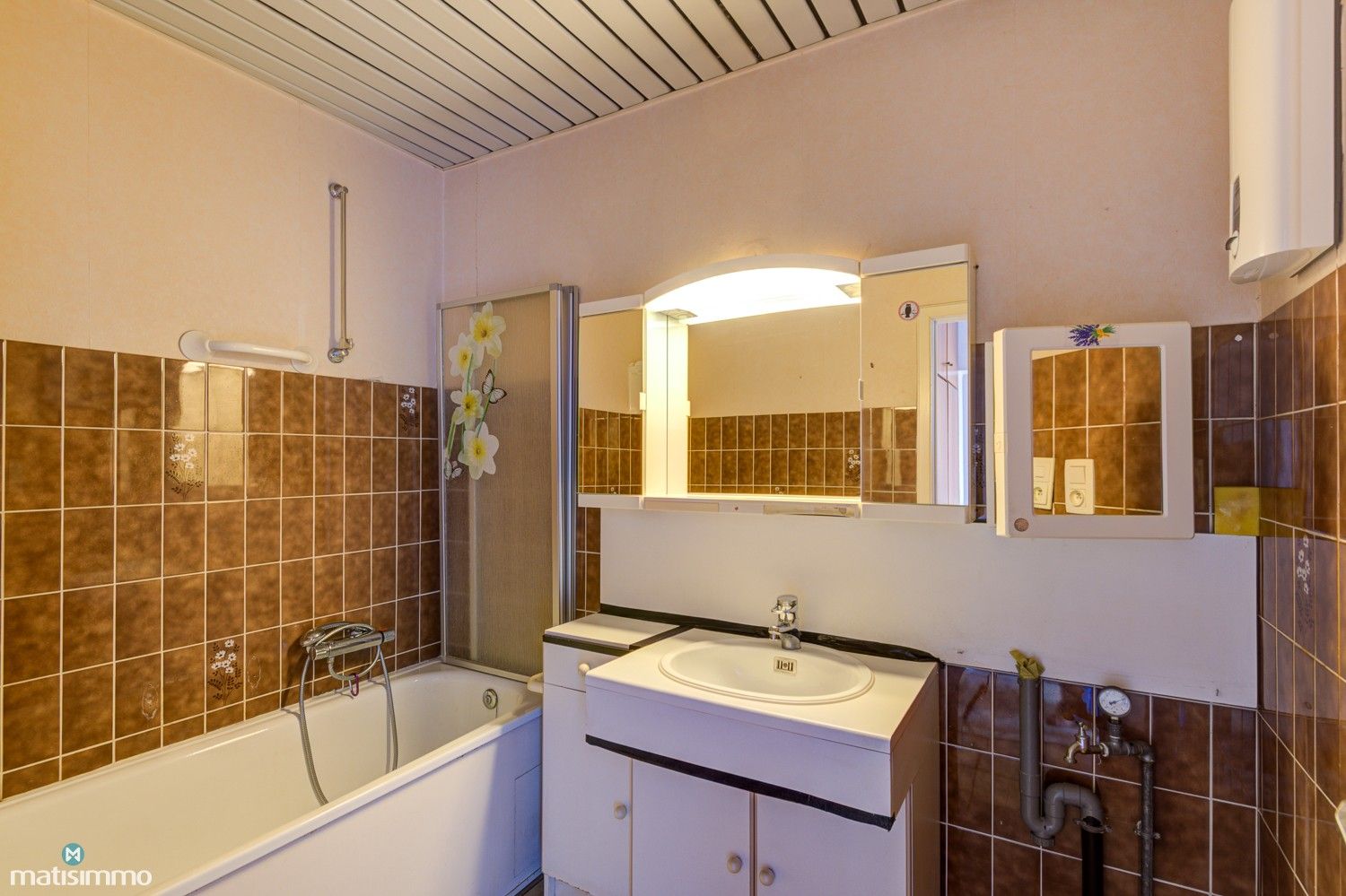 VOORTREFFELIJK GELEGEN APPARTEMENT MET GARAGEBOX EN 2 SLAAPKAMERS IN HARTJE GENK foto 16