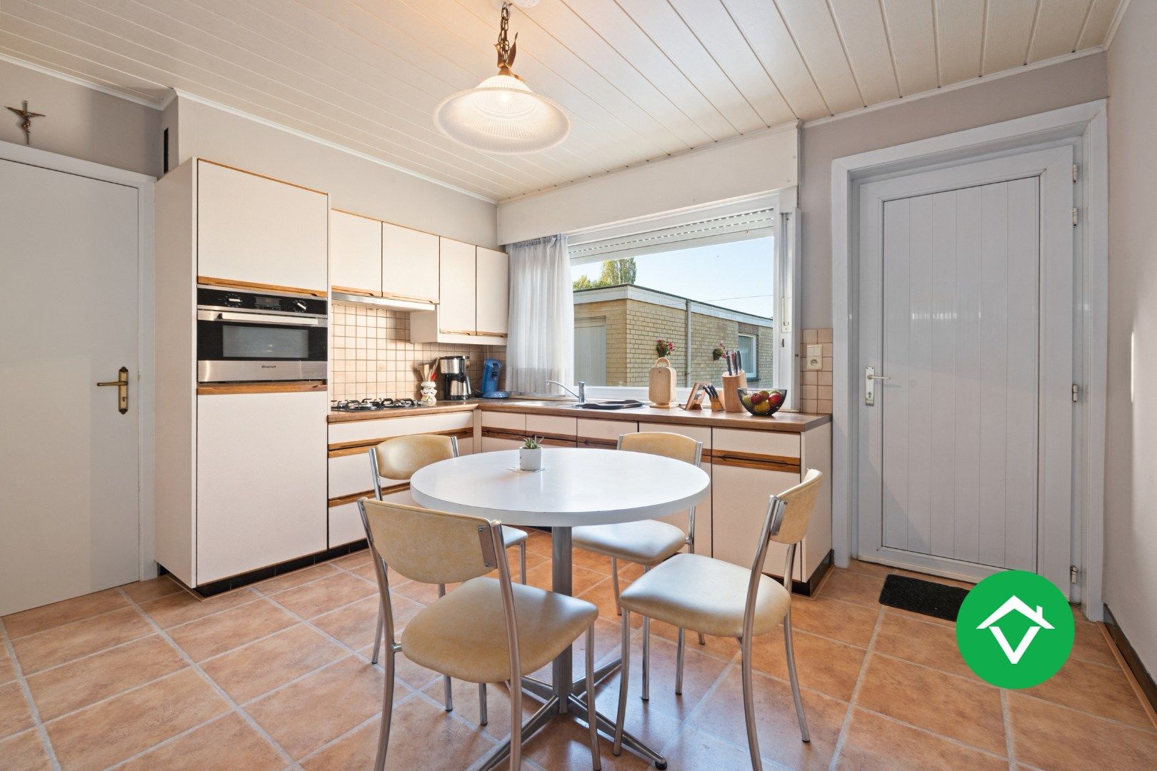 Gezinswoning met 4 slaapkamers  in rustige woonwijk te Roeselare foto 6