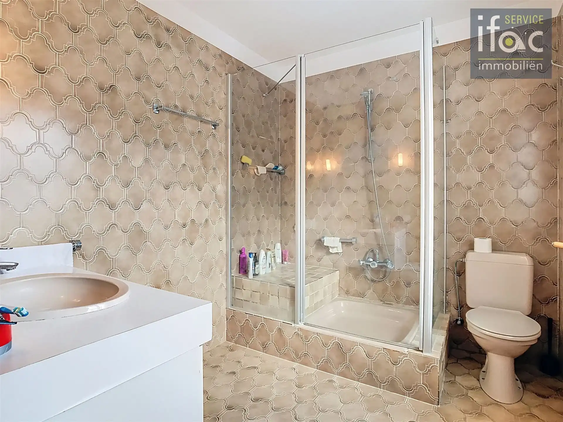 Villa met 4 slaapkamers en tuin foto 14