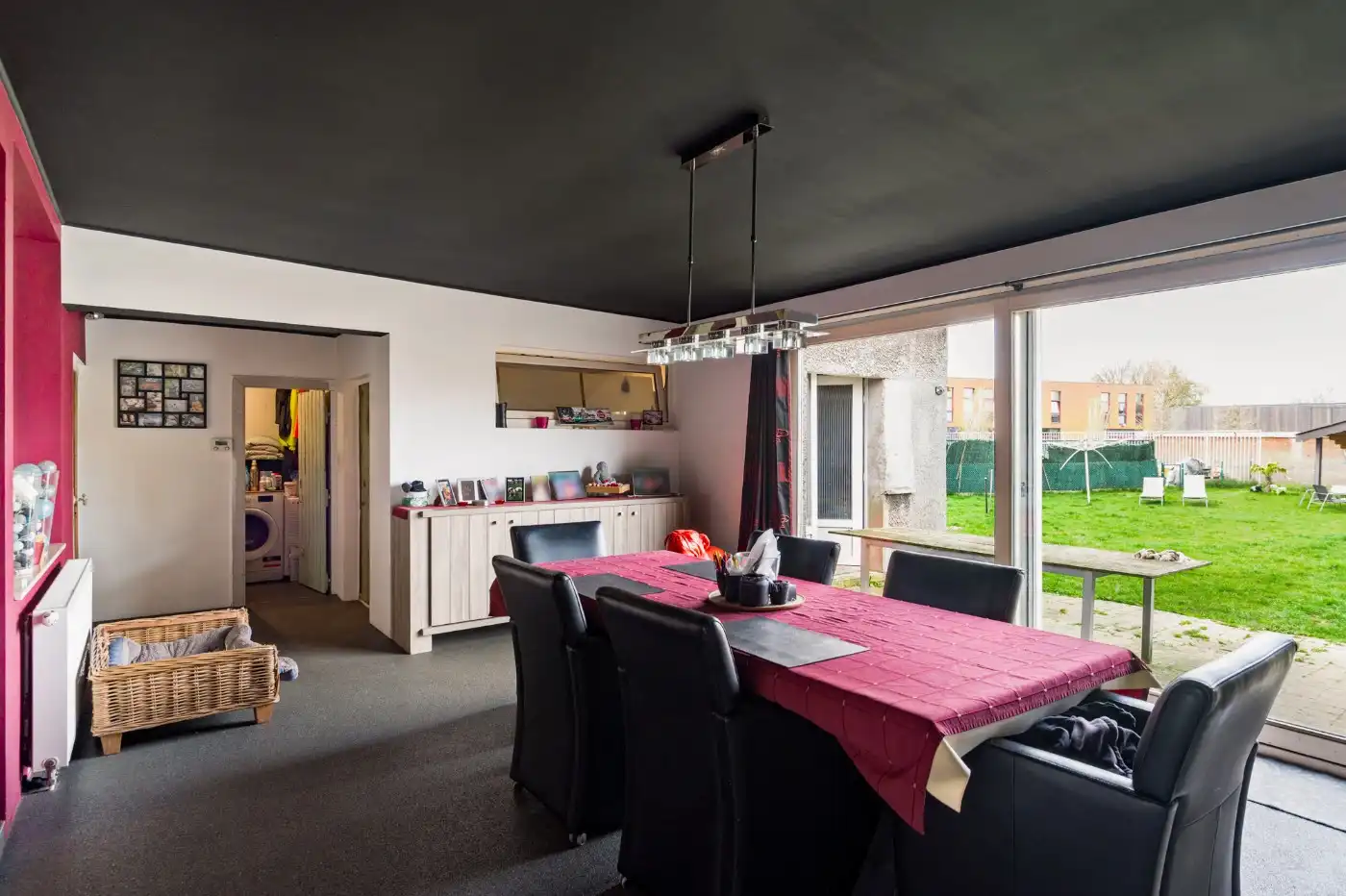 Ruime woning met 3 à 4 slpk., garage en oprit op een perceel van 702 m² foto 8