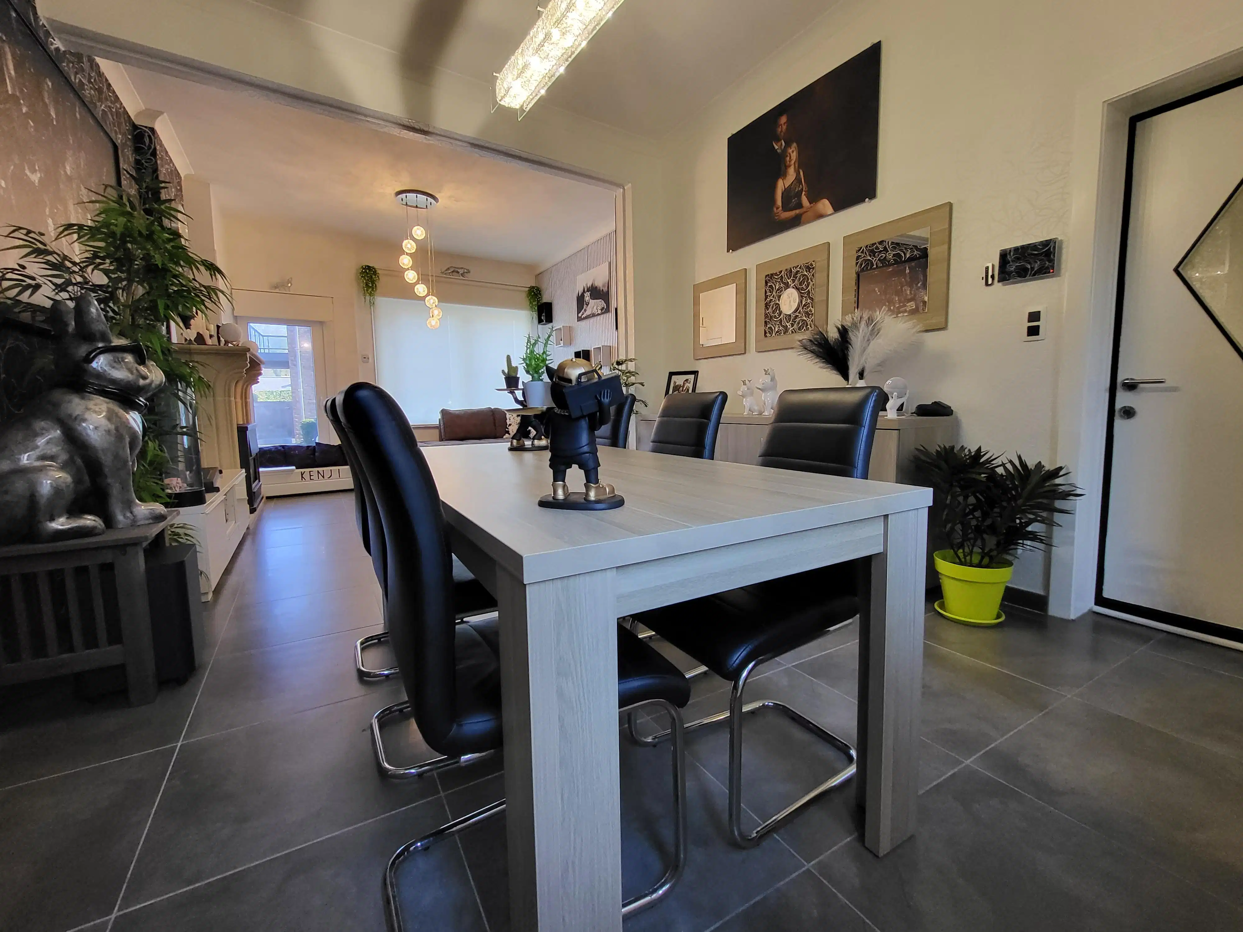 Deze charmante en verrassend ruime woning combineert karakter met hedendaags comfort en is gelegen op een perceel van 341 m² met een zuidwestgericht terras. foto 14