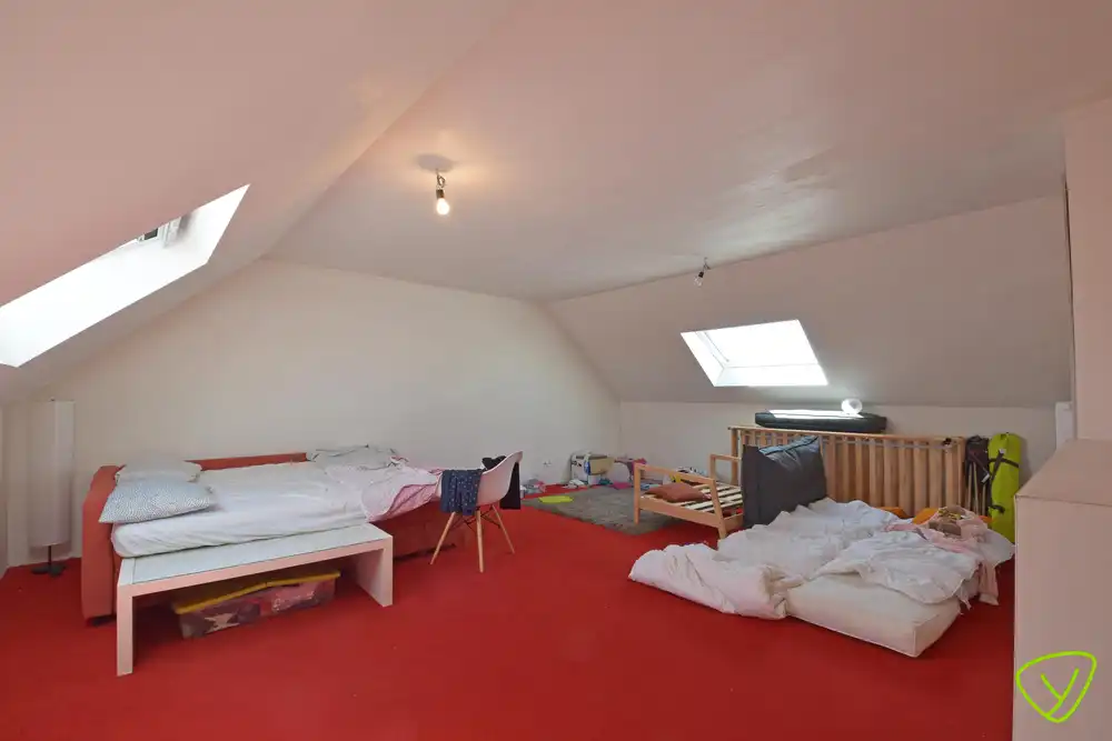 Prachtig afgewerkte woning te huur op een rustige locatie net buiten het centrum van Eeklo foto 13