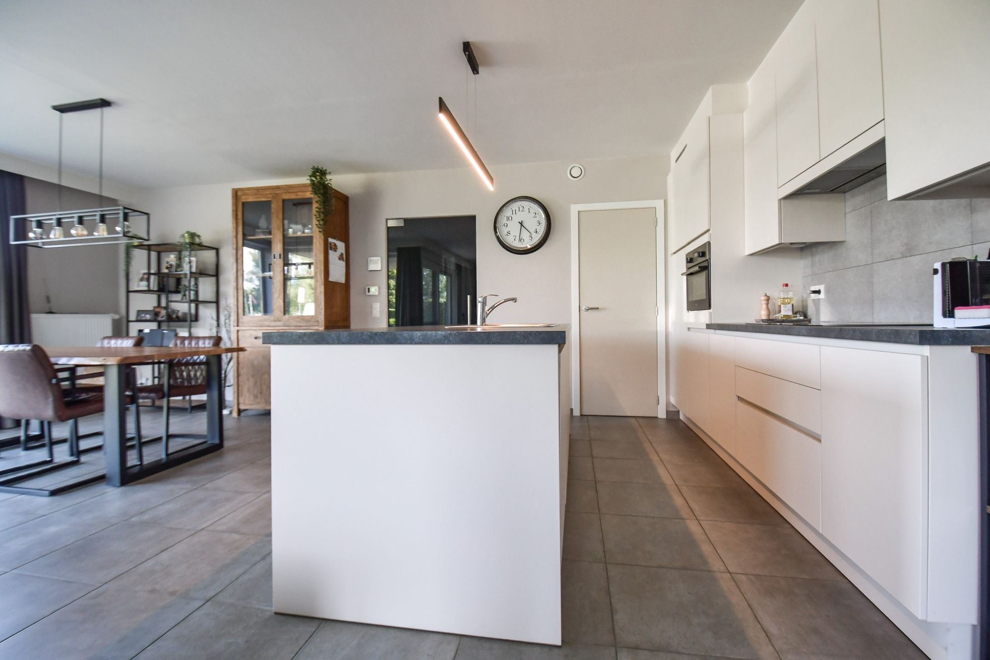 Ruim gelijkvloers Hoekappartement met 3 Slpk, Zonnige Tuin & Terras, ( Garage en Autostaanplaats niet incl. vraagprijs) foto 6