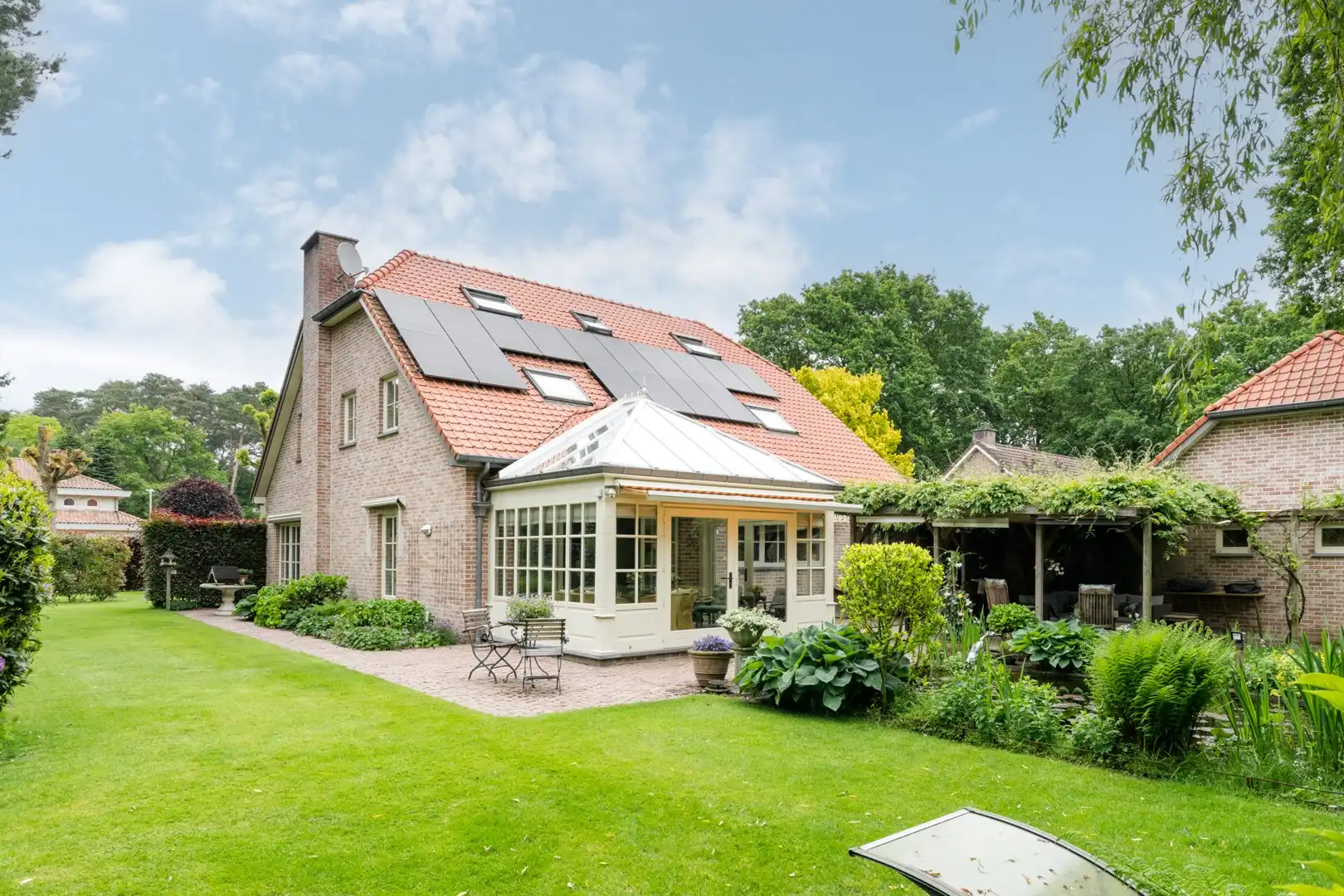 Charmante & sfeervolle, instapklare, energiecorrecte (EPC B) villa-landhuis met 5 slaapkamers, 3 badkamers, bureau én dubbele garage. foto 79