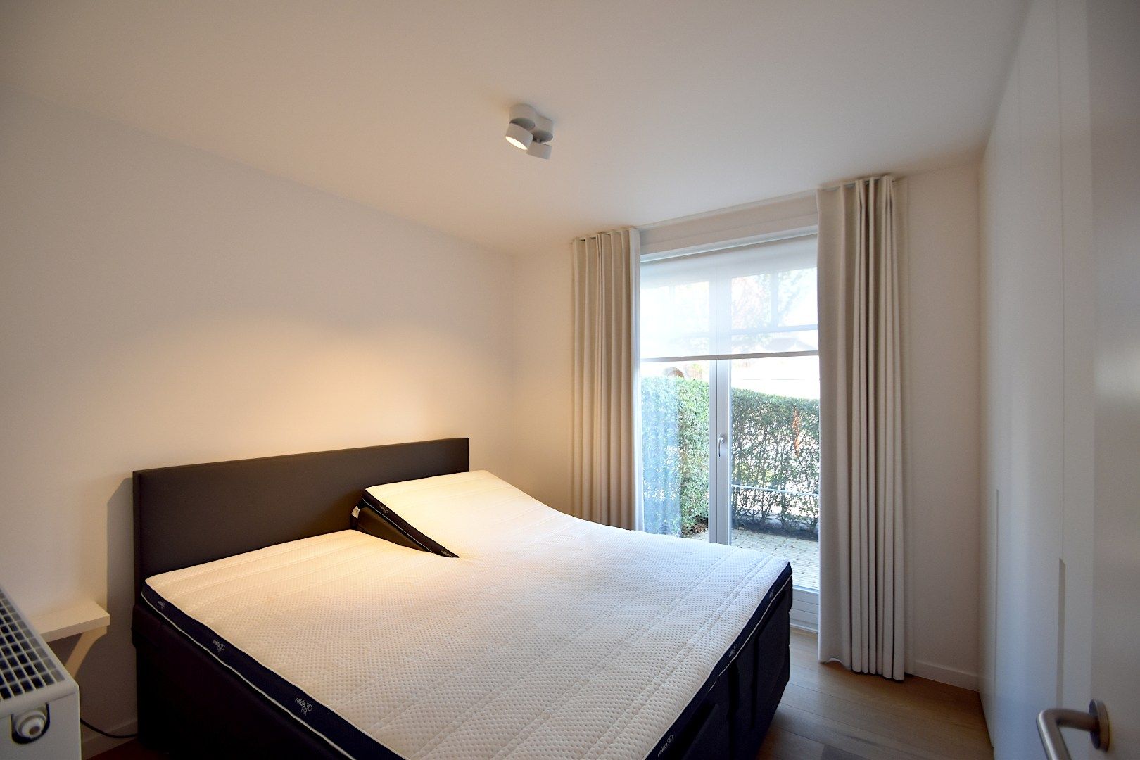 Ruim en elegant hoekappartement met drie terrassen foto 17