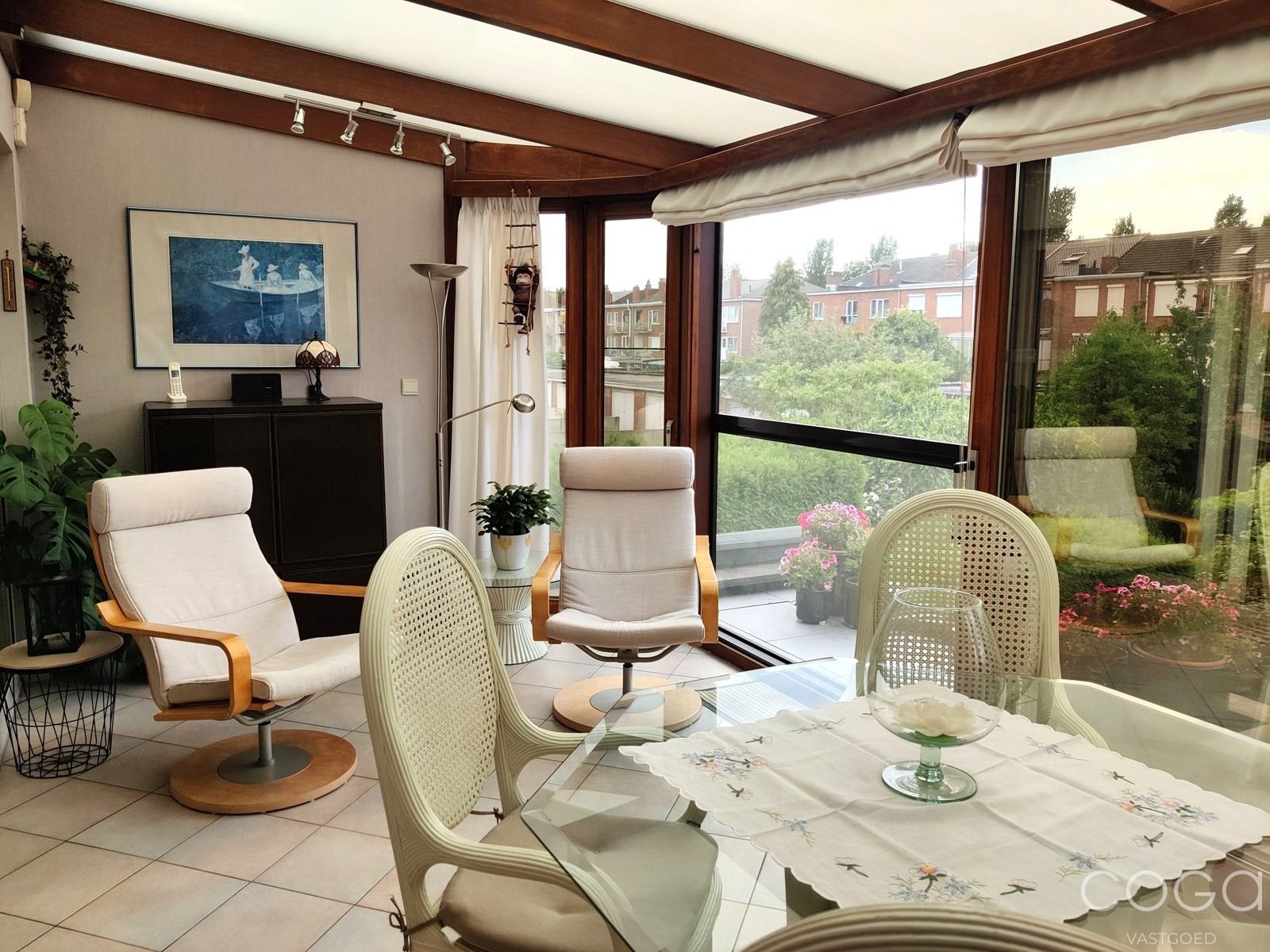 Woning met 4 slaapkamers, garage en tuin foto 10