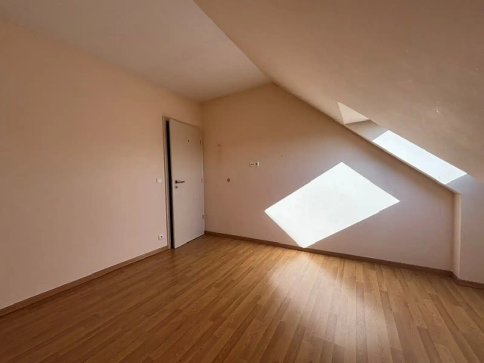 Ruim dakappartement in het centrum van Tielt.  foto 12