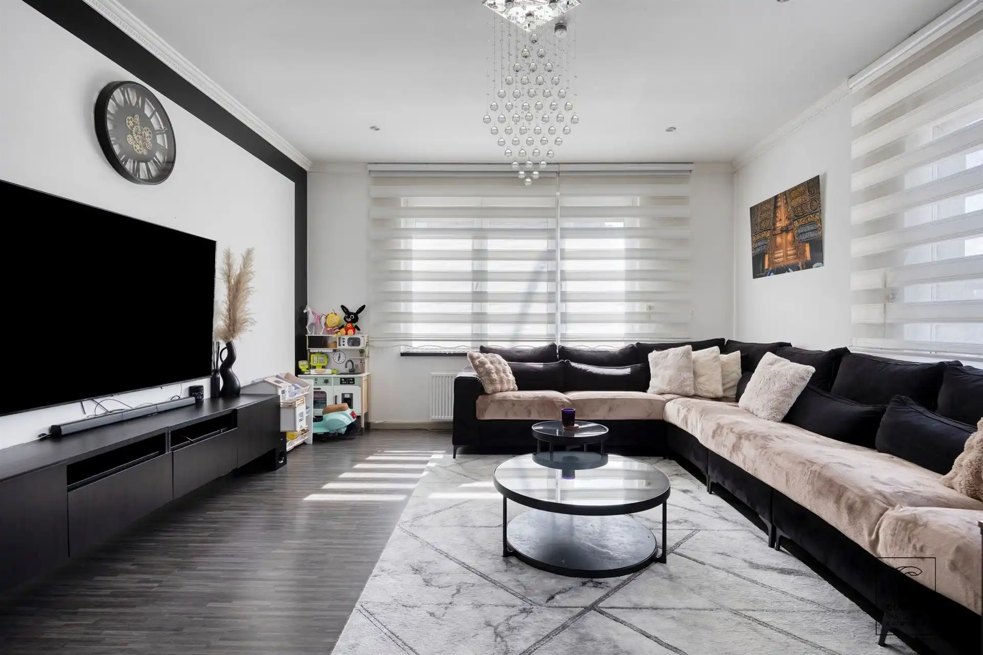Ruime woning van 183 m² met 4 slpk's op uitstekende locatie! foto 2