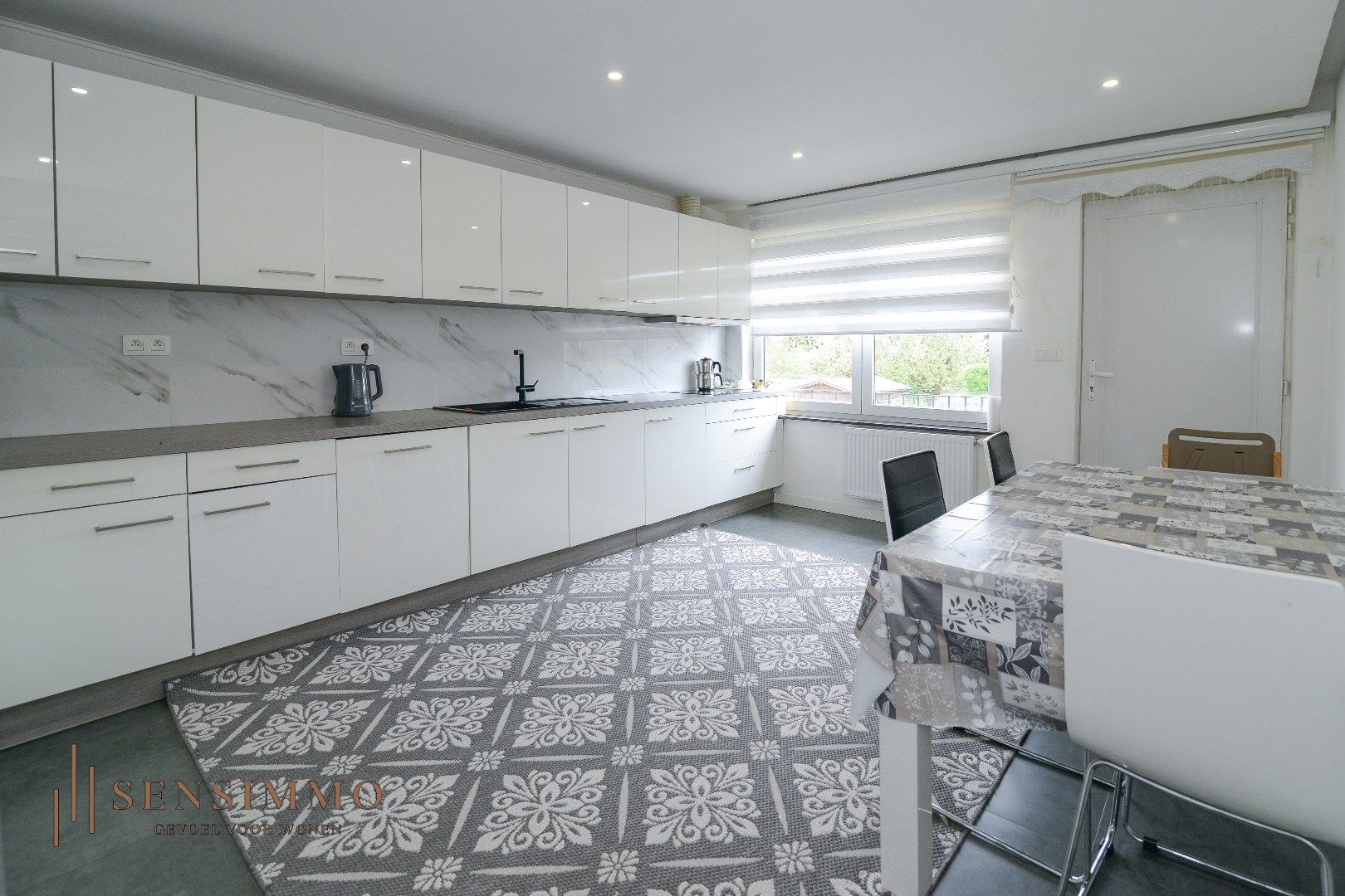 Instapklaar 3-slaapkamerappartement met terras en garagebox in Maasmechelen – Geen renovatieverplichting! foto 10