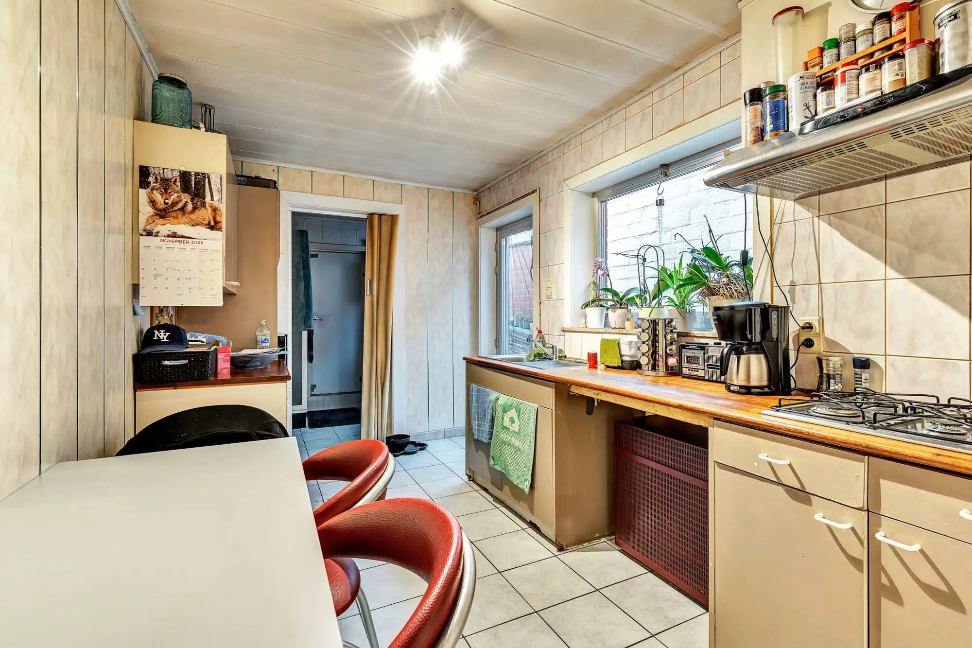 Gezellig op te frissen gesloten bebouwing met tuin foto 6