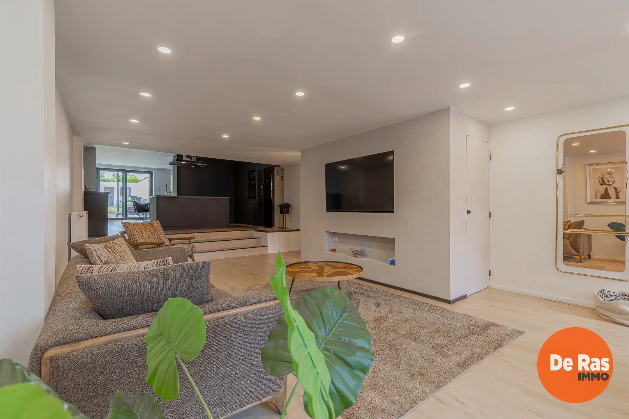 NIEUWERKERKEN– Gerenoveerde woning met 3 slk's, tuin, garage foto 5