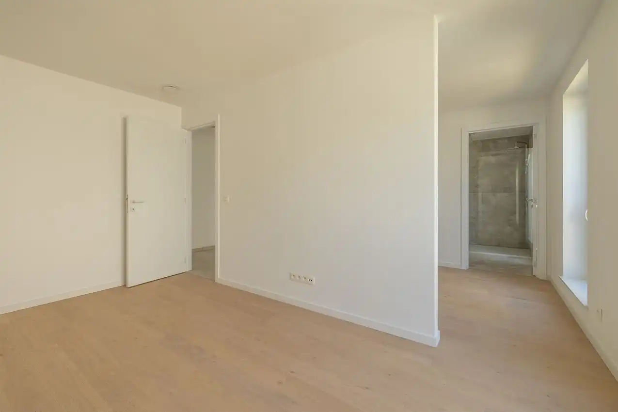 Instapklare nieuwbouwwoning met 4 slaapkamers, 2 badkamers en E-peil 9 foto 46