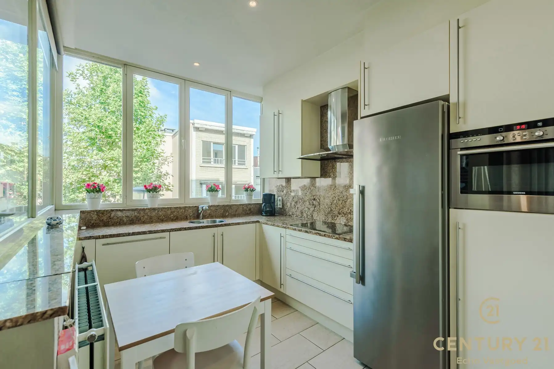 Luxe appartement met 2 overdekte terrassen én garagebox foto 9