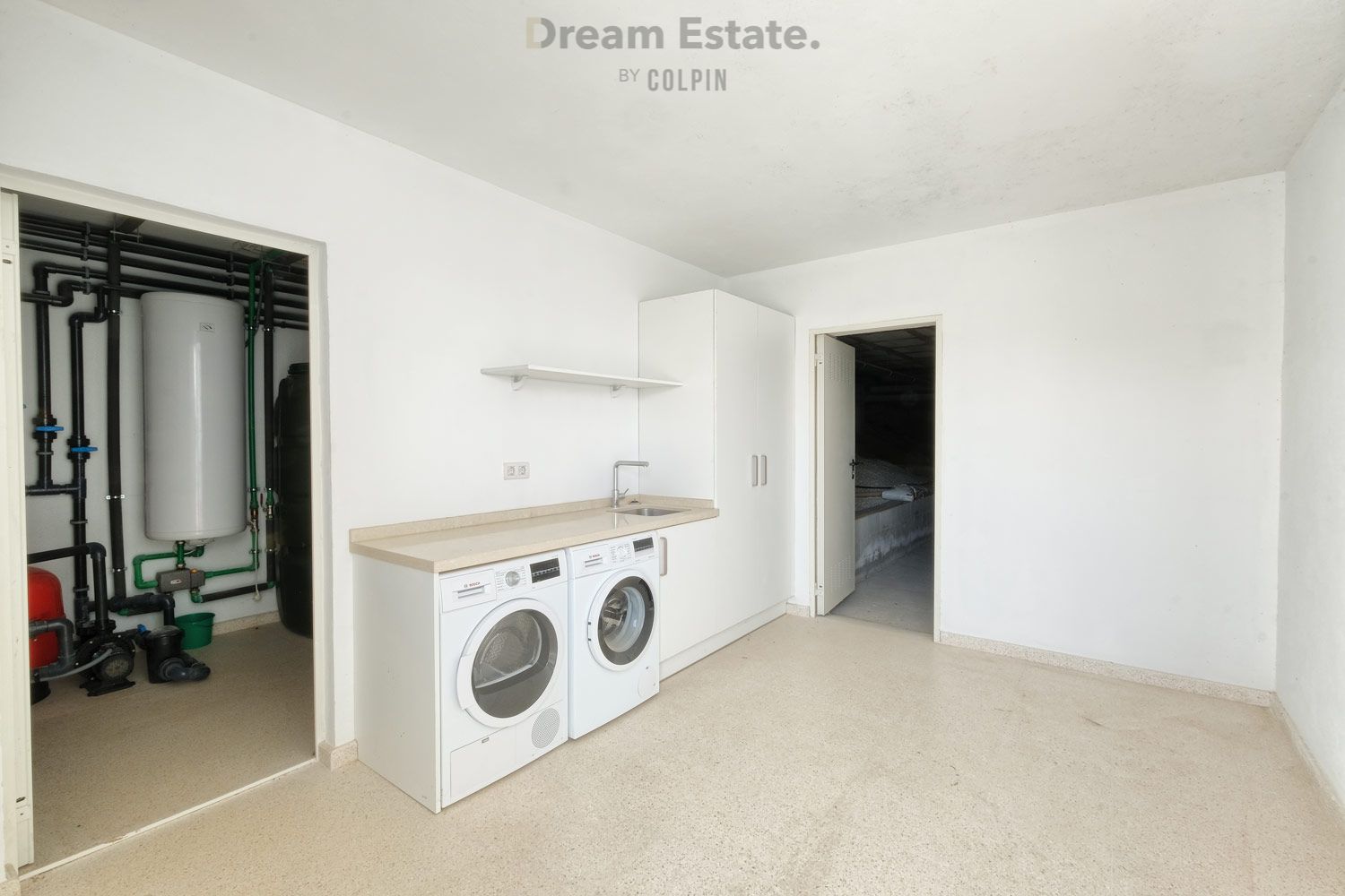 Nieuwe moderne villa met uitzicht op zee en bergen. foto 40