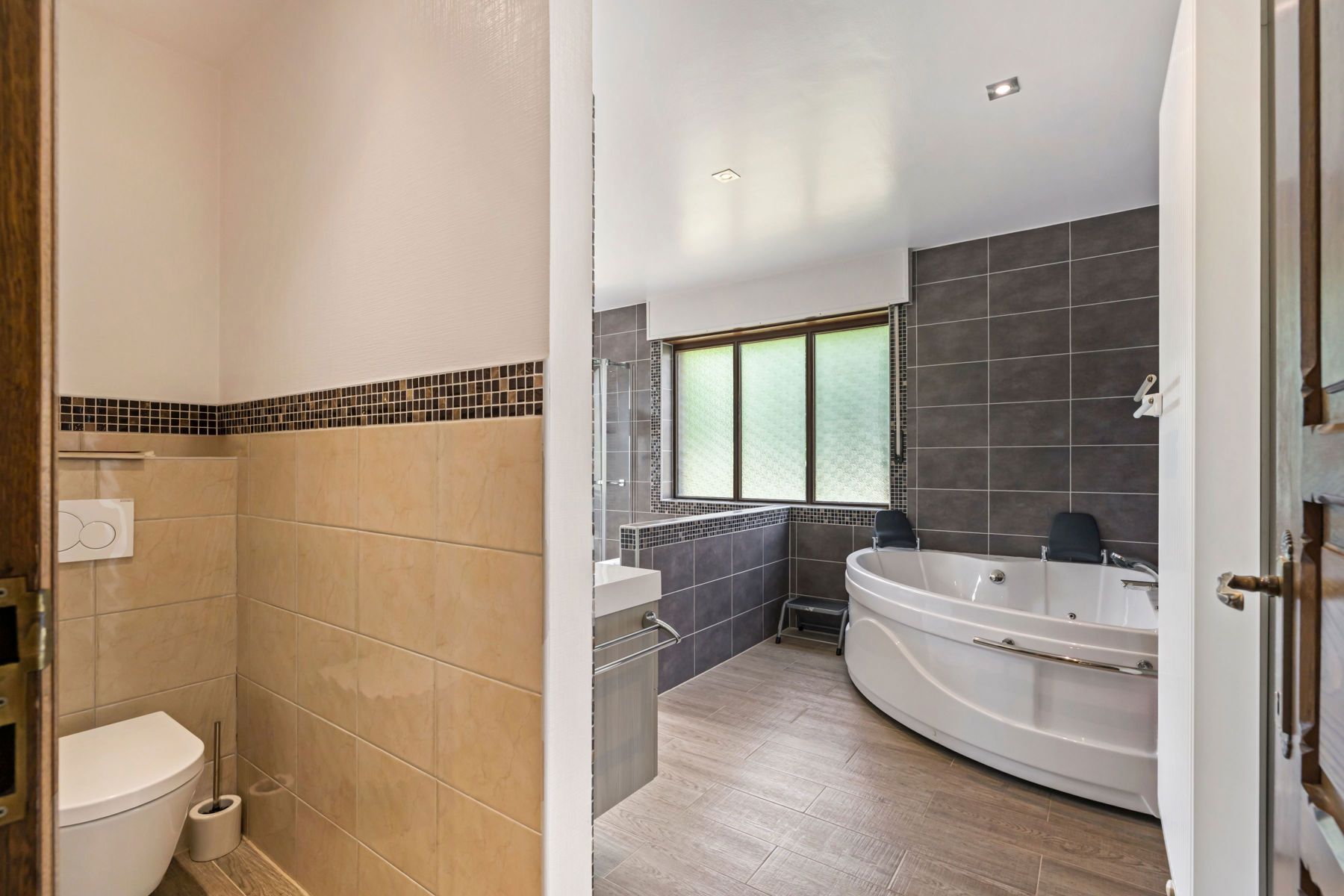 Uitzonderlijk ruime villa met mogelijkheid vrij beroep foto 21