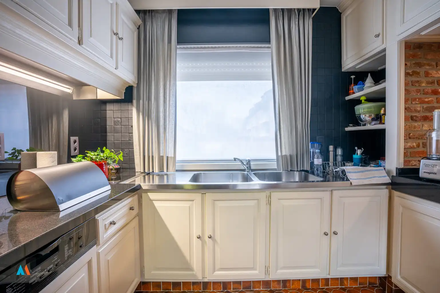 Charmante halfopen woning in hartje Hoogstraten foto 3
