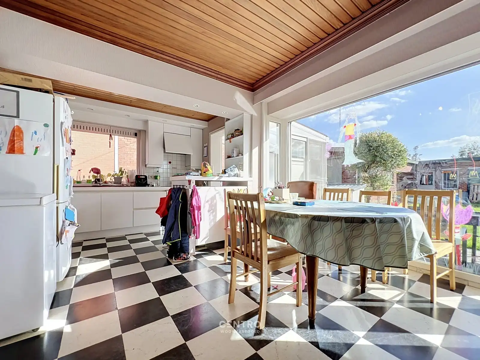Charmante woning met grote garage/atelier van ± 125m² met landelijke vergezichten op een perceel van 831m². foto 6