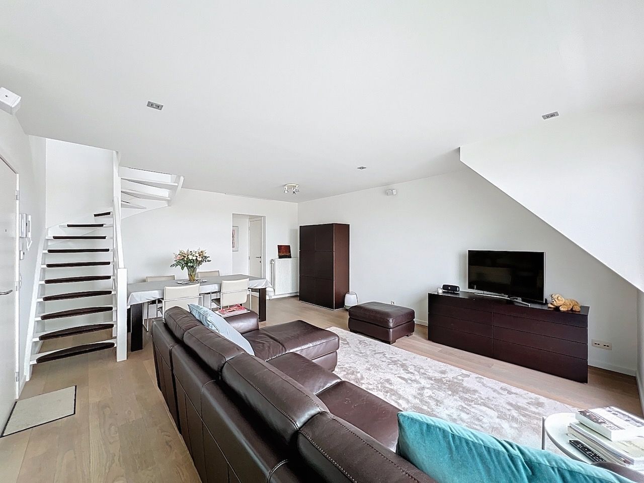 Duplex dakappartement met twee slaapkamers en een mooi, zuidgericht terras – Graaf d'Ursellaan foto 9