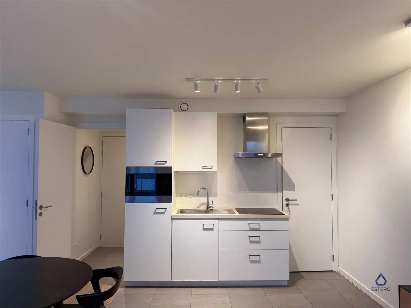 Moderne studio met terras en ondergrondse parking foto 7