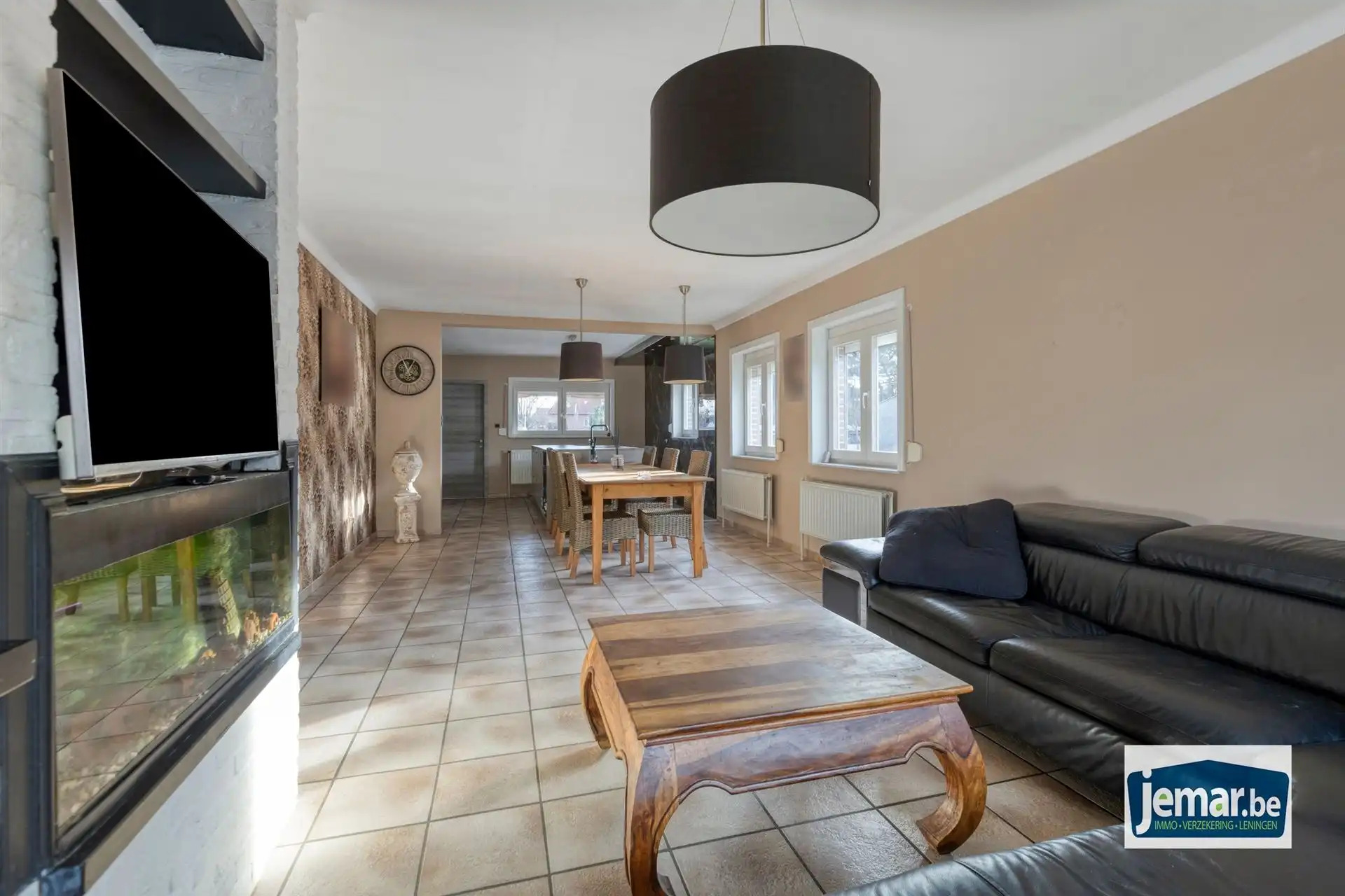 Vrijstaande bungalow woning met 3 slaapkamers en inpandige garage  foto 8