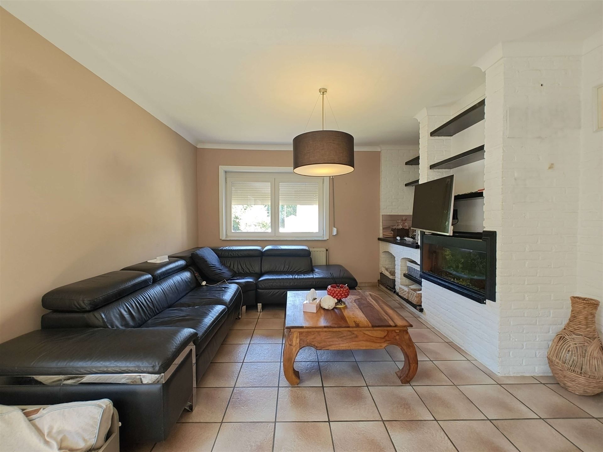 Vrijstaande bungalow woning met 3 slaapkamers en inpandige garage  foto 8