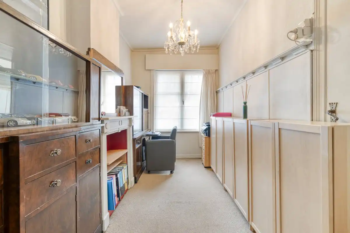 Te renoveren burgerhuis met charmante elementen en stadstuin foto 4