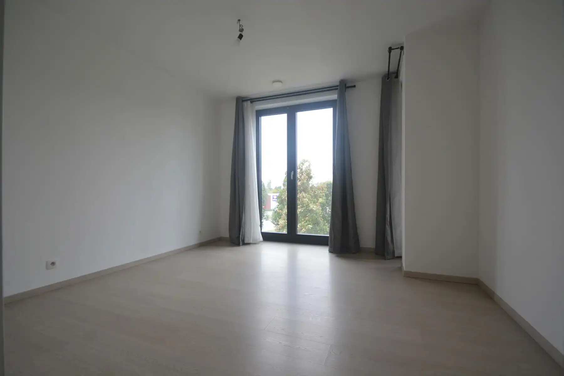 Ruim&energiezuinig 2-slpkmrappartement met terras en airco foto 10