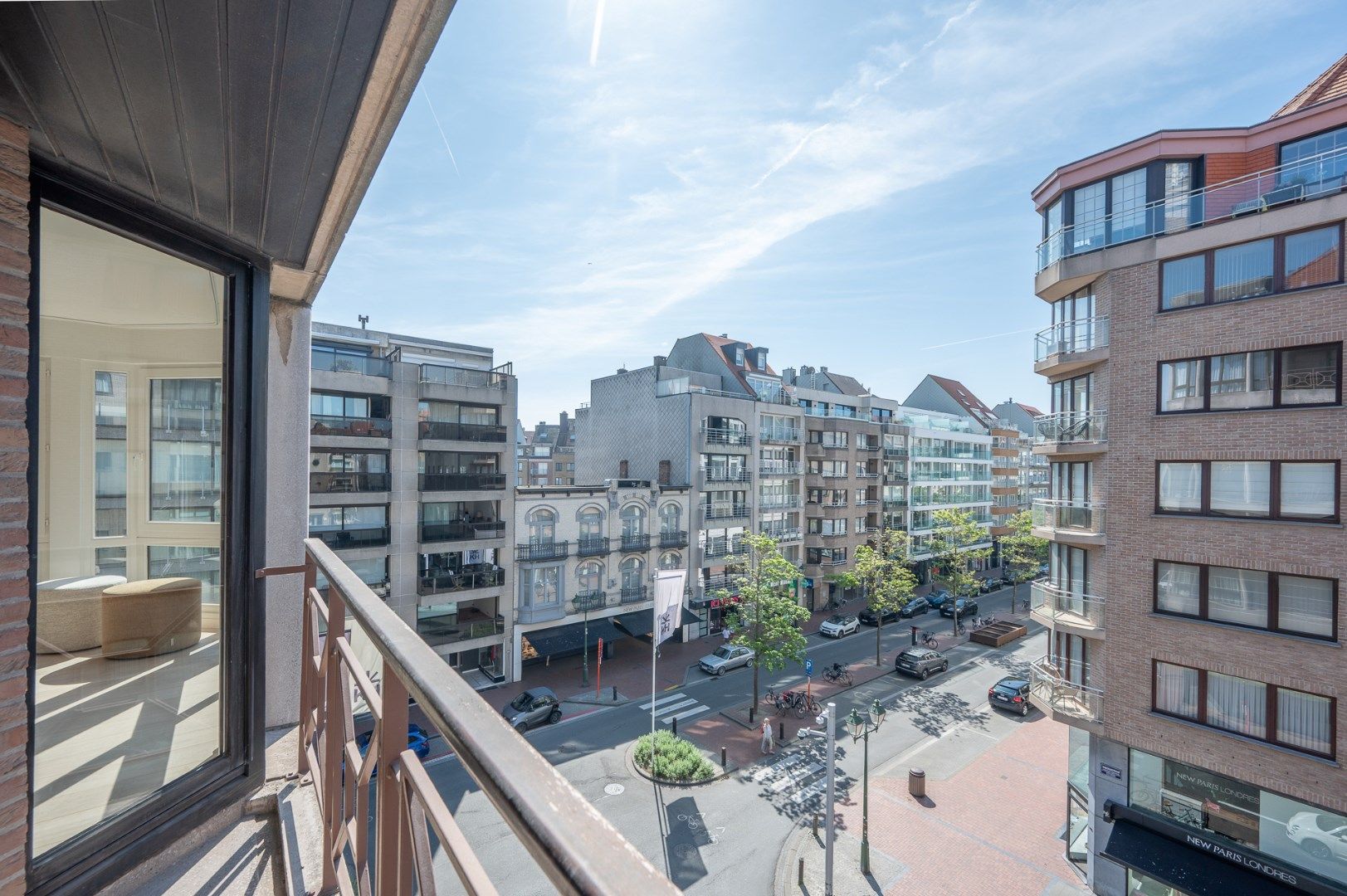 Prachtig gerenoveerd hoekappartement in centrum Knokke vlakbij de Zeedijk en het Van Bunnenplein  foto 27