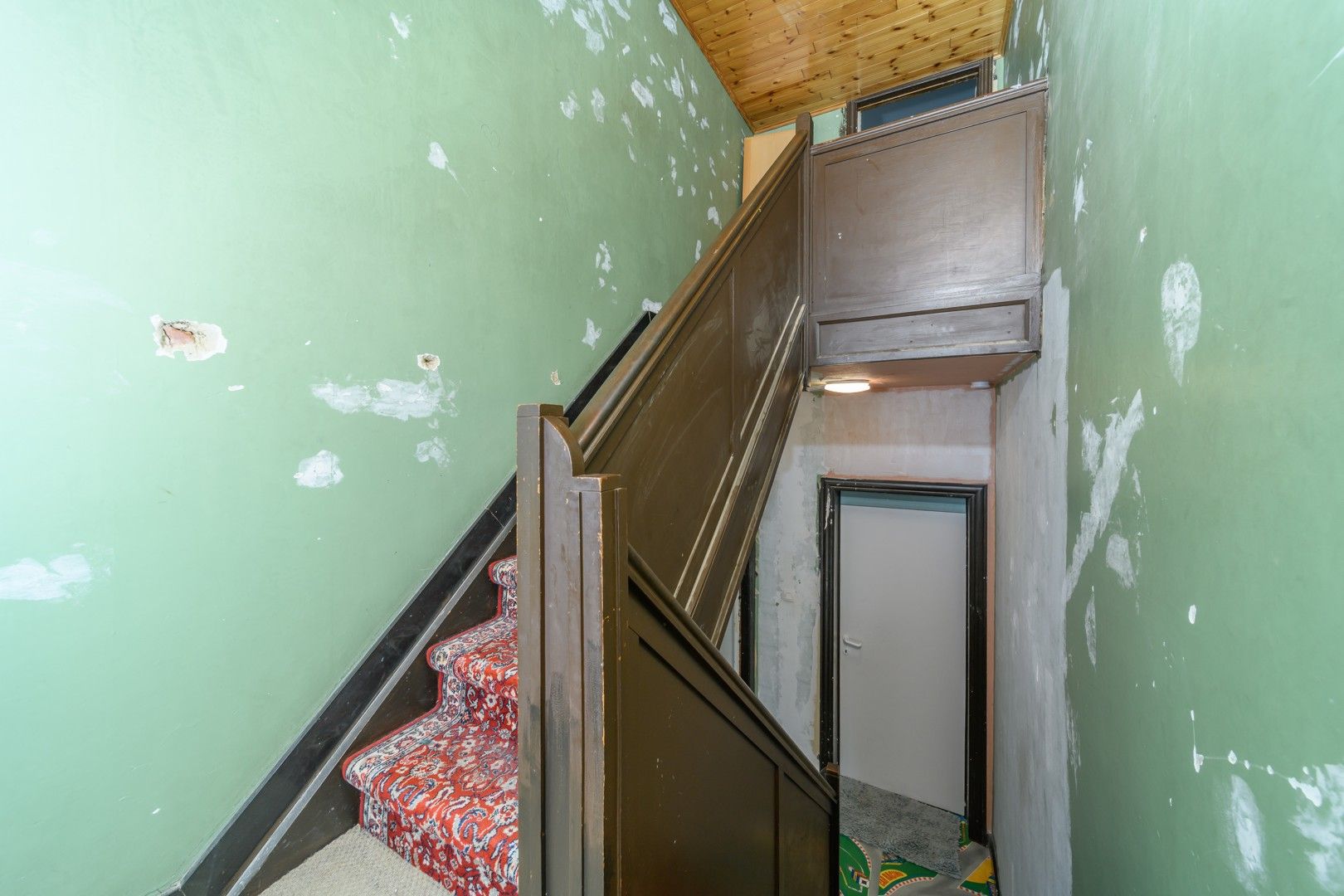 Verder af te werken gezinswoning met tuin foto 15