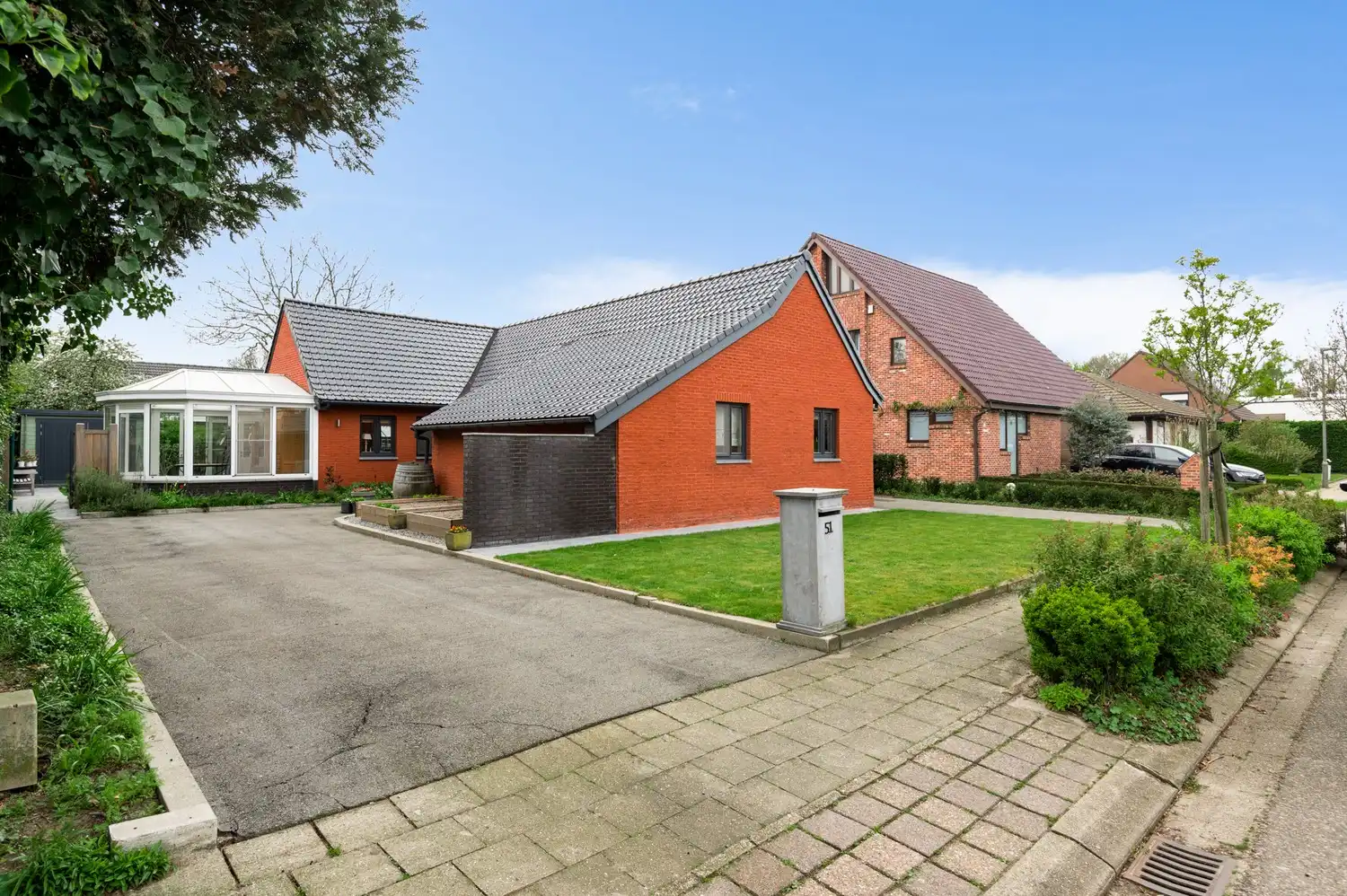 Instapklare laagbouwwoning met zonnige tuin in rustige straat te Hoevenen foto 19