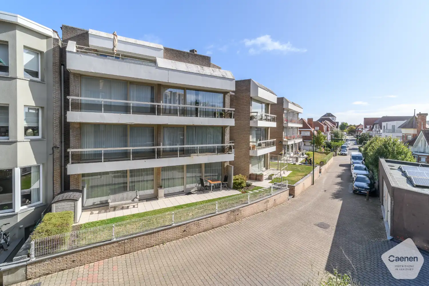 Spacieux studio récemment rénové avec coin nuit, terrasse orientée plein sud et garage au cœur de La Panne foto 11