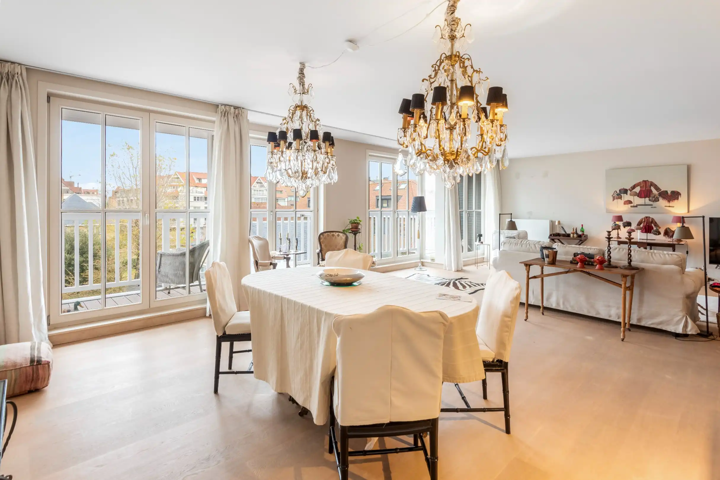 Ruim appartement (ca. 180m²) met een gevelbreedte van meer dan 13 meter, rustig gelegen, in het centrum tegenover de H. Hartkerk. foto 7