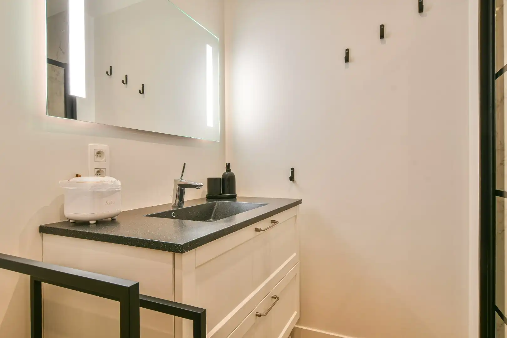 Volledig vernieuwd appartement te koop - achterkant zeedijk Wenduine! foto 12