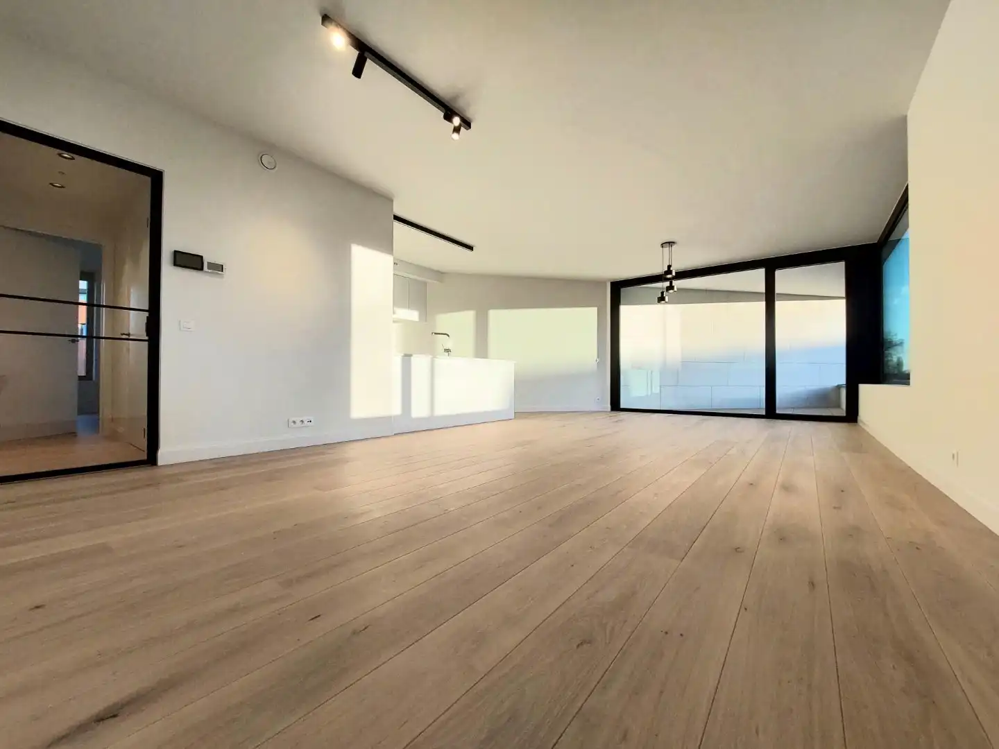 Nieuwbouwappartement met hoogstaande afwerking foto 2